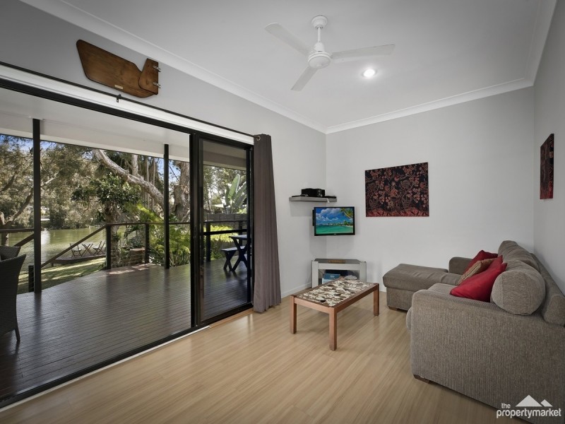 9 Lake Street, Budgewoi NSW 2262