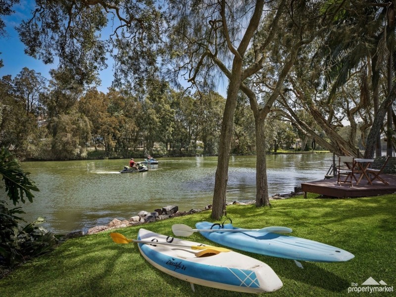 9 Lake Street, Budgewoi NSW 2262