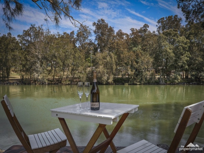 9 Lake Street, Budgewoi NSW 2262