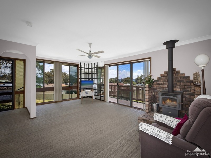 9 Yeramba Road, Summerland Point NSW 2259