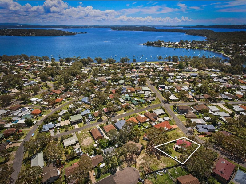 9 Yeramba Road, Summerland Point NSW 2259