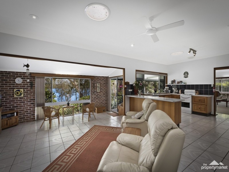 3 Eliot Street, Mannering Park NSW 2259