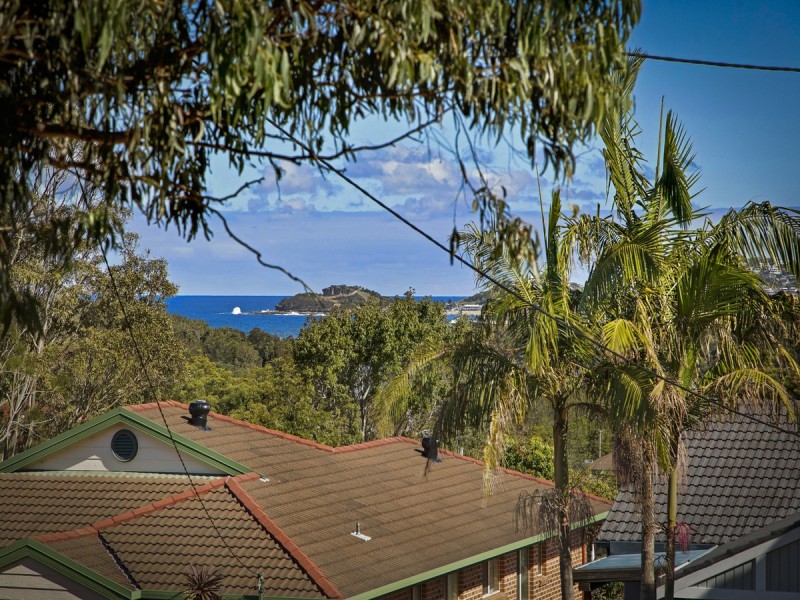 33 Braemar Drive, Wamberal NSW 2260