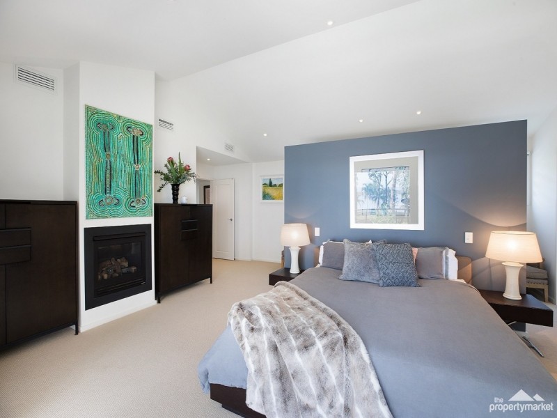 175 Cams Boulevard, Summerland Point NSW 2259