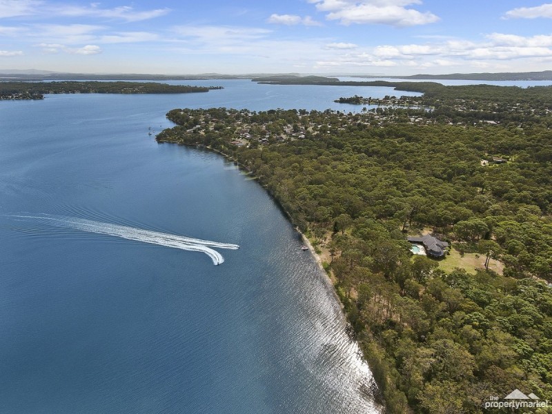 175 Cams Boulevard, Summerland Point NSW 2259