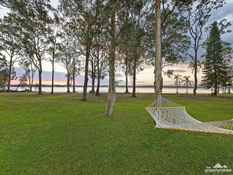 175 Cams Boulevard, Summerland Point NSW 2259