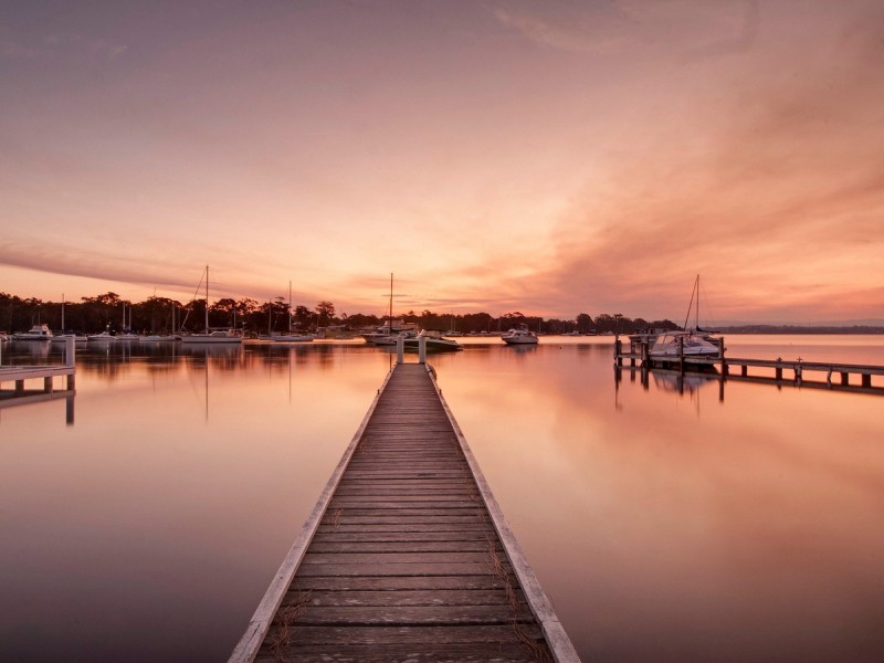 30 Gordon Avenue, Summerland Point NSW 2259