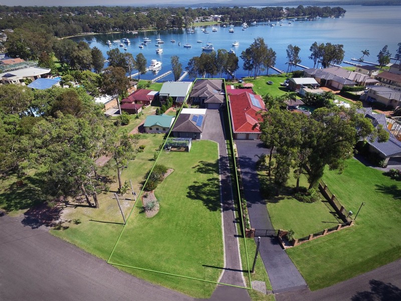 30 Gordon Avenue, Summerland Point NSW 2259