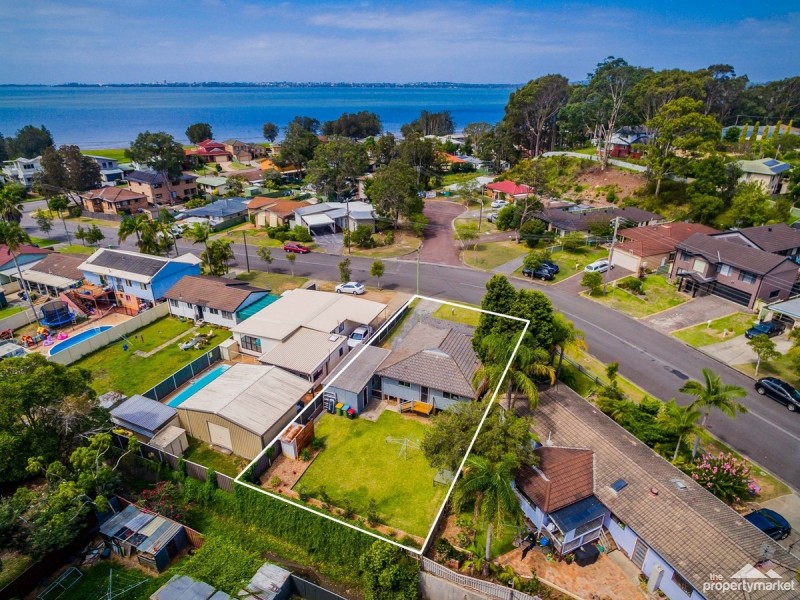 15 Kingsford Smith Drive, Berkeley Vale NSW 2261