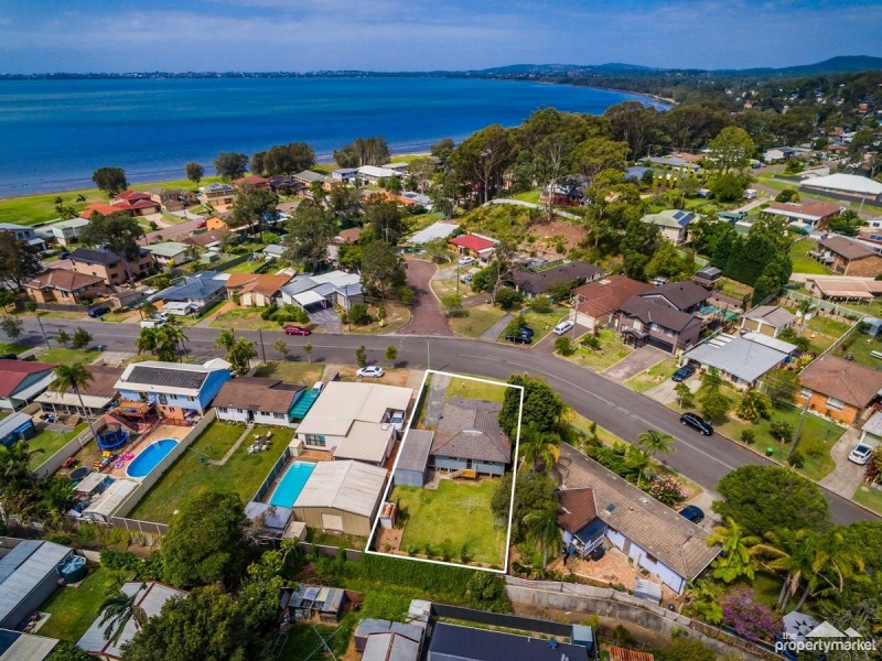 15 Kingsford Smith Drive, Berkeley Vale NSW 2261