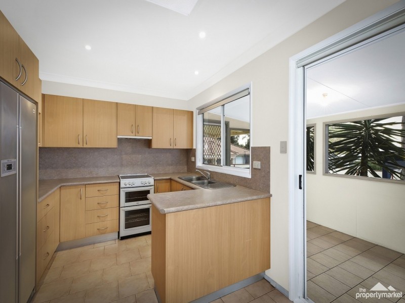 8 Griffith Street, Mannering Park NSW 2259