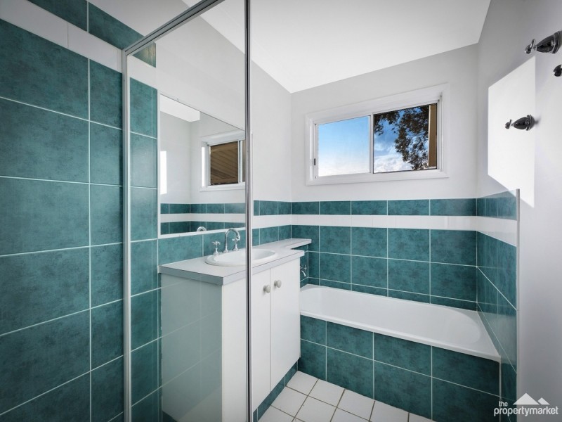 8 Griffith Street, Mannering Park NSW 2259