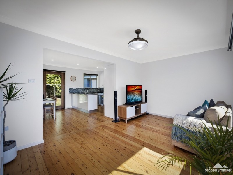 1 Barnard Crescent, Toukley NSW 2263