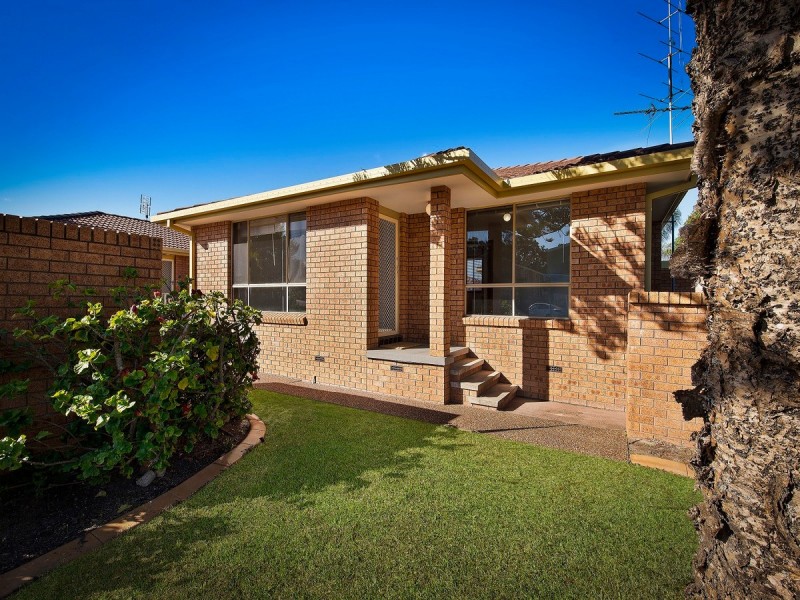 8/10-12 Lake Street, Budgewoi NSW 2262
