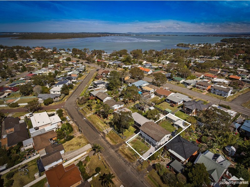 14 Woodlawn Drive, Budgewoi NSW 2262