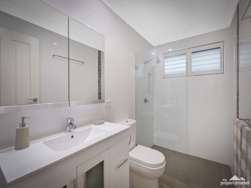 122 Cams Boulevard, Summerland Point NSW 2259