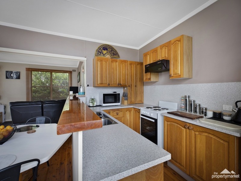11 Winbin Crescent, Gwandalan NSW 2259