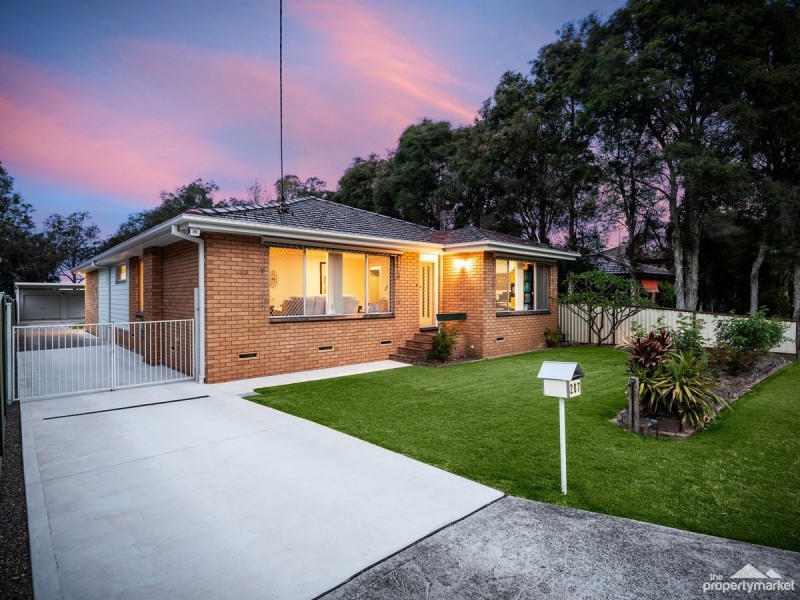 207 Lakedge Avenue, Berkeley Vale NSW 2261
