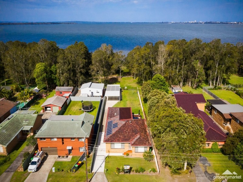 207 Lakedge Avenue, Berkeley Vale NSW 2261