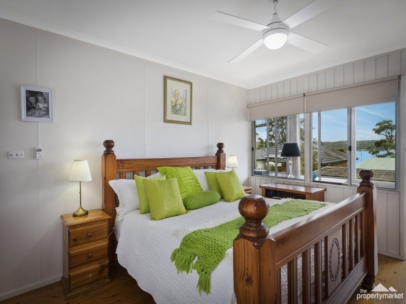 8 Winbin Crescent, Gwandalan NSW 2259