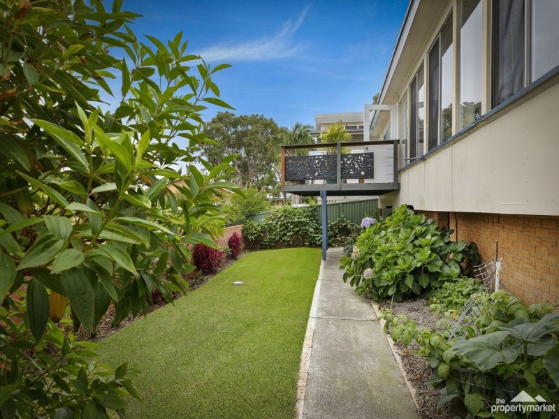 8 Winbin Crescent, Gwandalan NSW 2259