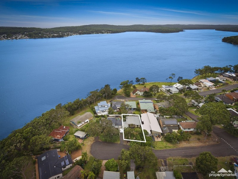 8 Winbin Crescent, Gwandalan NSW 2259