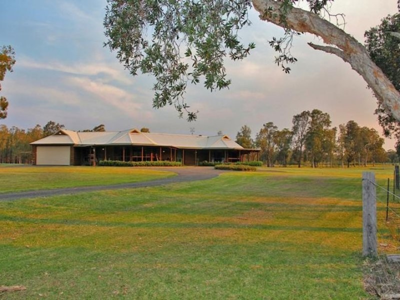 71 Warner Avenue, Tuggerawong NSW 2259