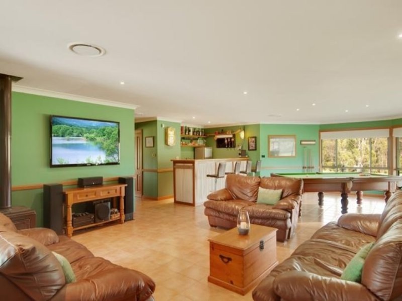 71 Warner Avenue, Tuggerawong NSW 2259