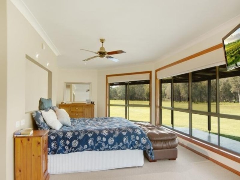 71 Warner Avenue, Tuggerawong NSW 2259