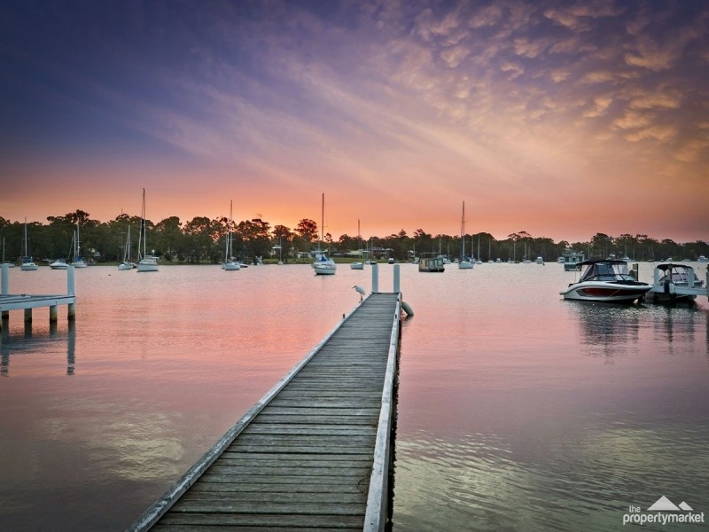 30 Gordon Avenue, Summerland Point NSW 2259