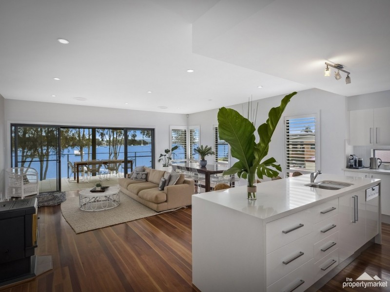 30 Gordon Avenue, Summerland Point NSW 2259