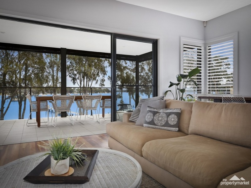 30 Gordon Avenue, Summerland Point NSW 2259