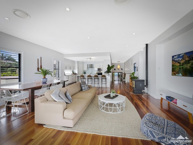 30 Gordon Avenue, Summerland Point NSW 2259