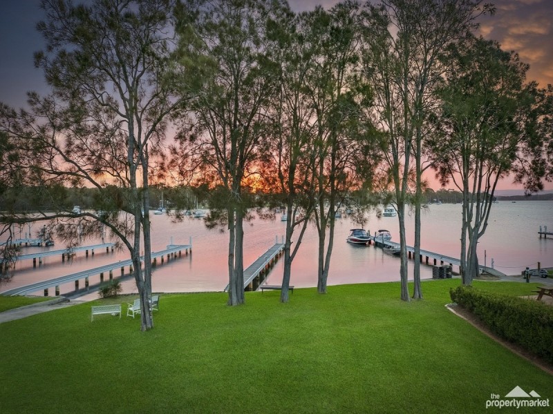 30 Gordon Avenue, Summerland Point NSW 2259