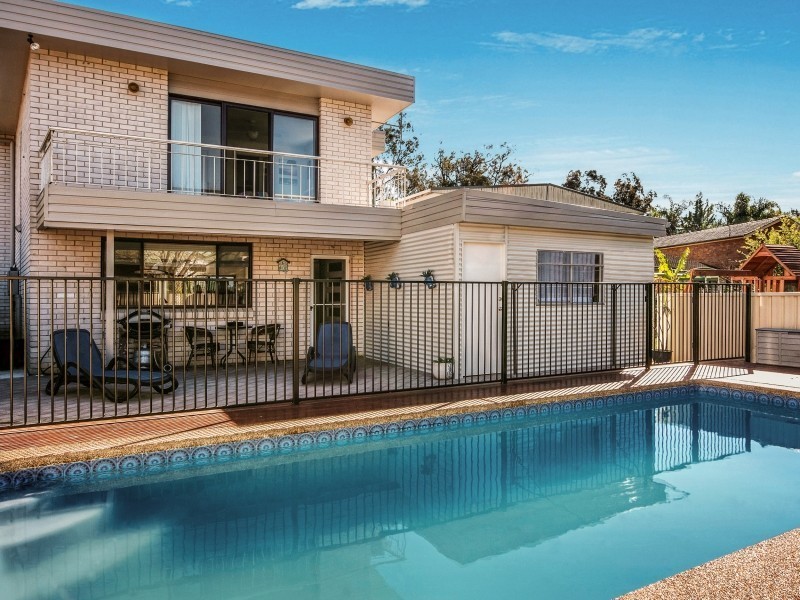 8 Adelaide Street, Killarney Vale NSW 2261