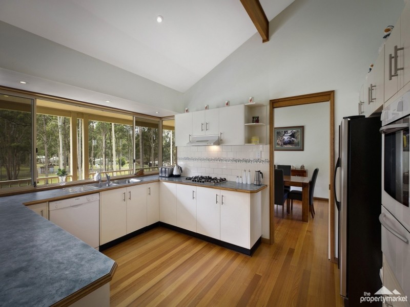 4 Burlington Avenue, Jilliby NSW 2259