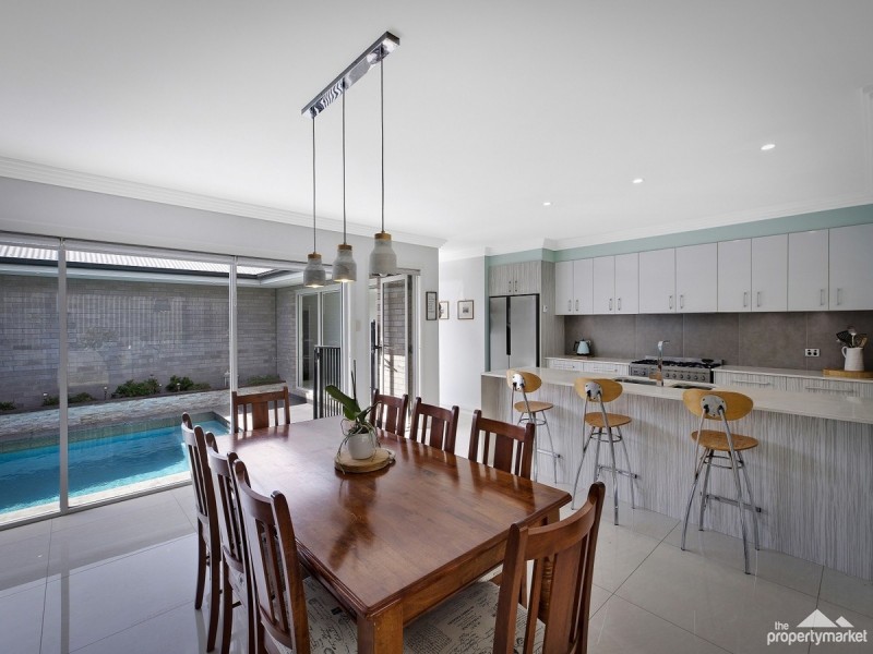 2 Windward Crescent, Gwandalan NSW 2259