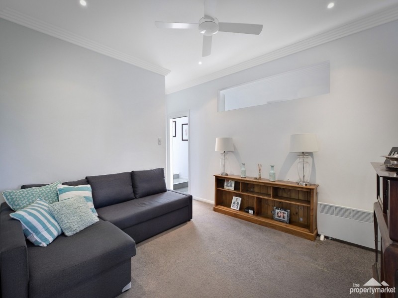 2 Windward Crescent, Gwandalan NSW 2259