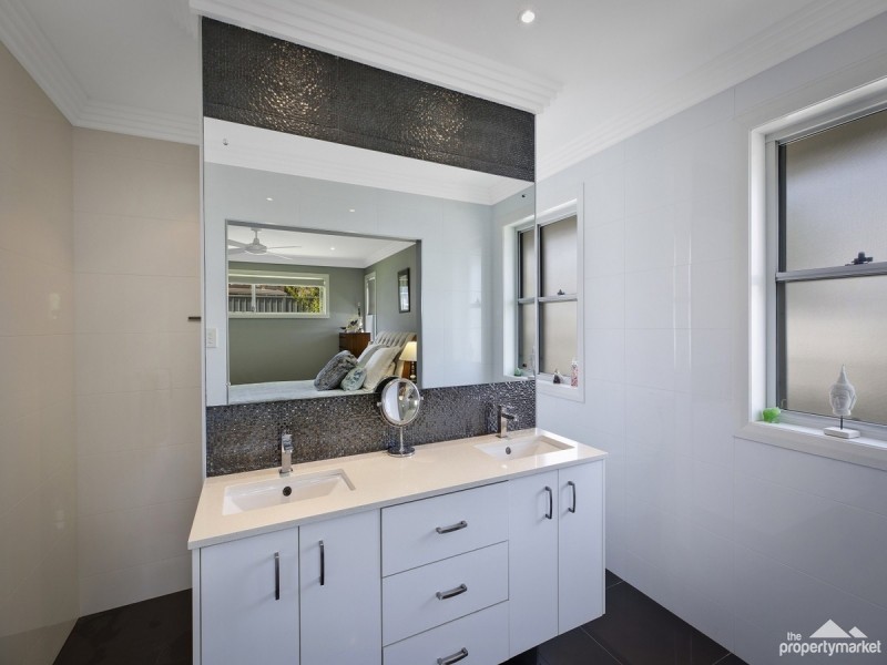 2 Windward Crescent, Gwandalan NSW 2259