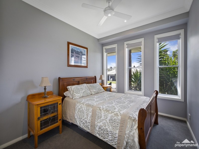 2 Windward Crescent, Gwandalan NSW 2259