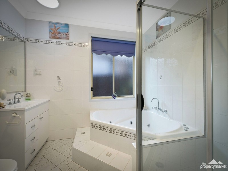 14 Tradewinds Avenue, Summerland Point NSW 2259