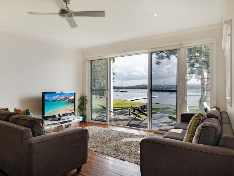 25 Kenilworth Street, Mannering Park NSW 2259