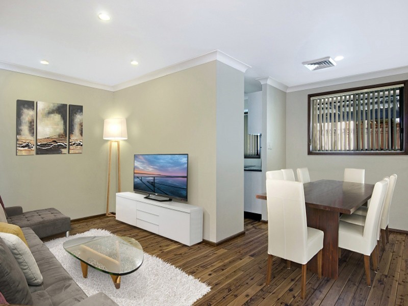 228 Lakedge Ave, Berkeley Vale NSW 2261