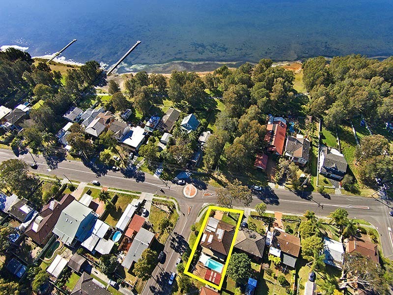 228 Lakedge Ave, Berkeley Vale NSW 2261