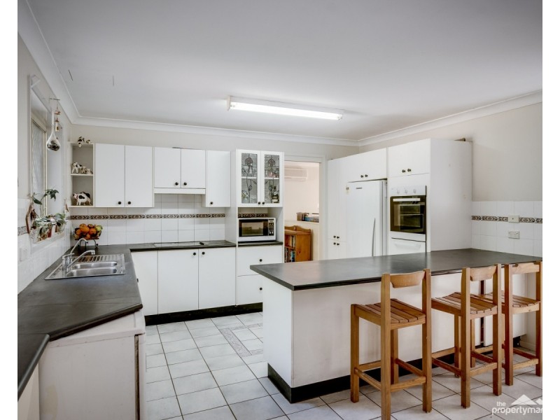 11 Bomaderry Crescent, Glenning Valley NSW 2261