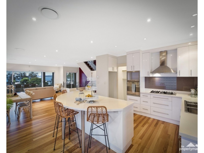 3 Bambury Avenue, Summerland Point NSW 2259