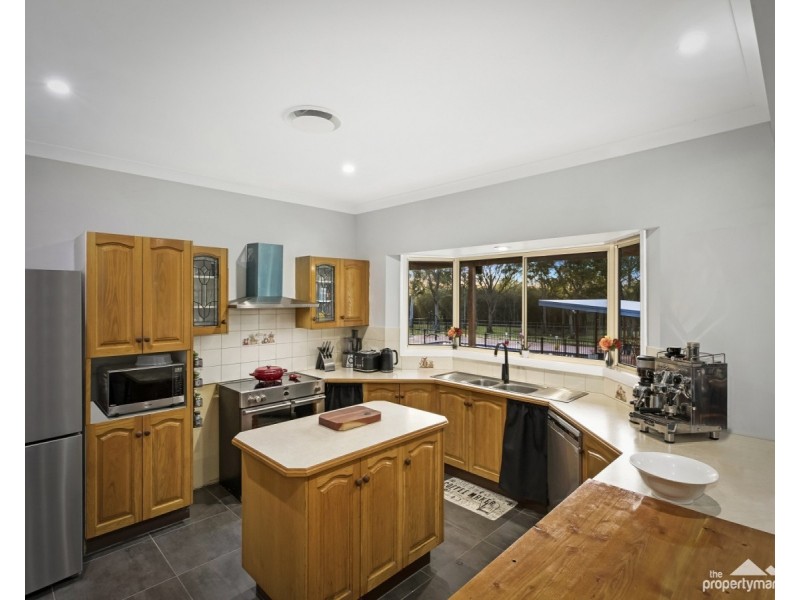 22 Holloway Drive, Jilliby NSW 2259