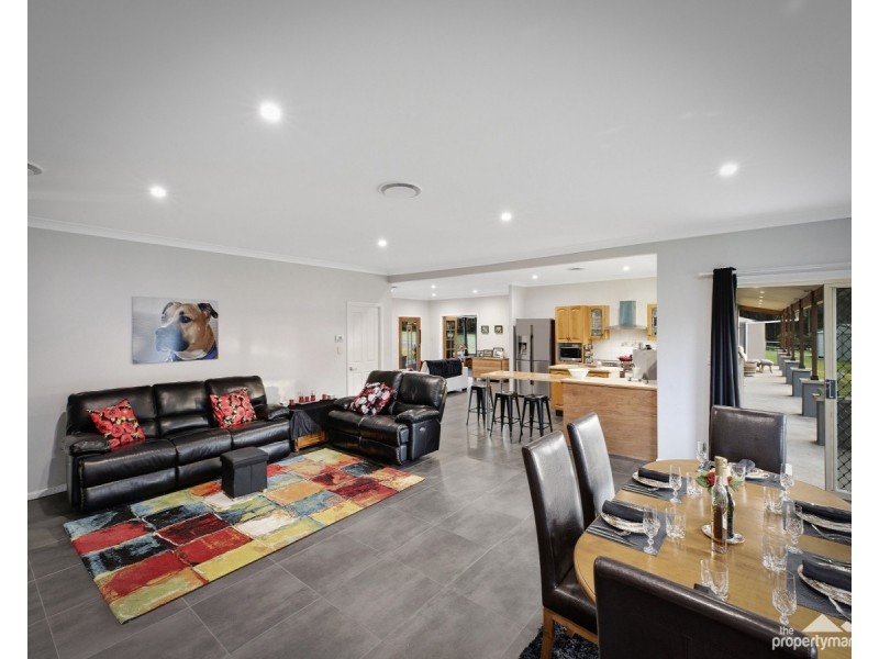 22 Holloway Drive, Jilliby NSW 2259