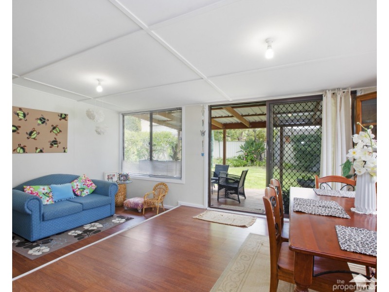 1 Anembo Avenue, Summerland Point NSW 2259