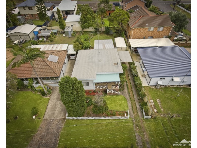 1 Anembo Avenue, Summerland Point NSW 2259